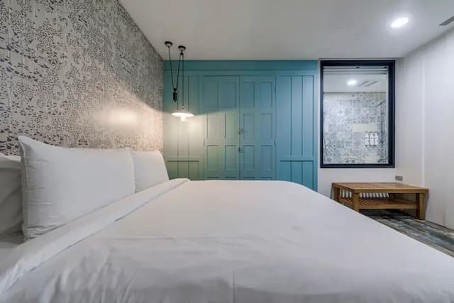 Han- Yan Design Hotel-Deluxe Double Room with Bathtub-3