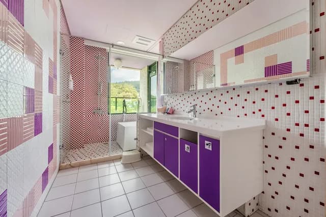 Han- Yan Design Hotel-Deluxe Double Room with Balcony-9