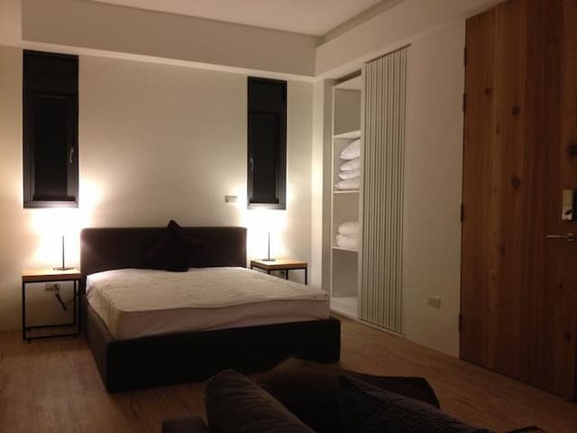 Tall House-River View Suite-3