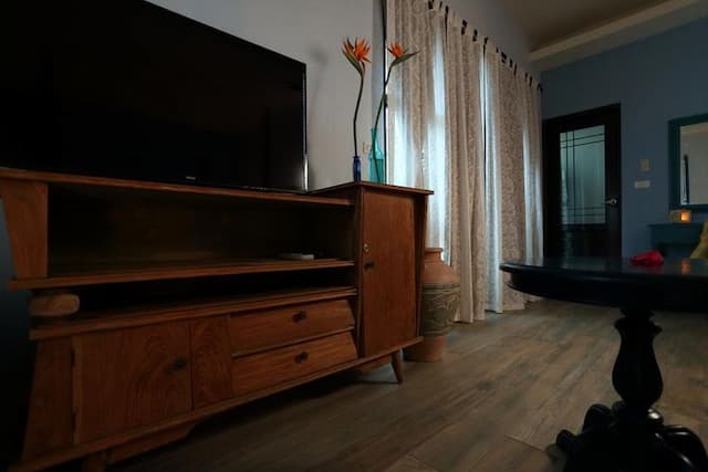 Dahua Ziwei B&B | Can accommodate 12 people in a private room in Hualien | Pastoral leisurely forest life-Jasmine Orange Double Room-4