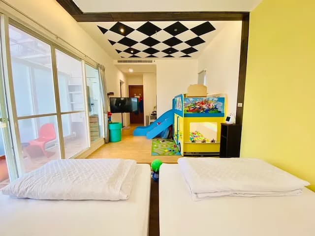 宜蘭FUN輕鬆溜滑梯渡假會館-黑白棋 溜滑梯四人房-6