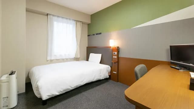 康福飯店 富山｜富山站徒歩3分/富岩運河環水公園開車4分-標準雙人房【不挑房】-1