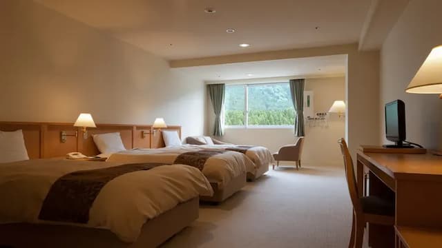 [Triple] This room is 37.5m2 and is spacious and comfortable.