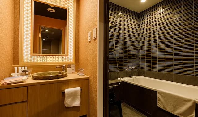 Hotel Rashiku Kanazawa-Deluxe Twin Room-5