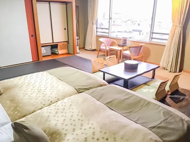 加賀山代LiVEMAX飯店 | 加賀溫泉站開車12分鐘-和美麗 塌塌米雙床房【不挑房】-1