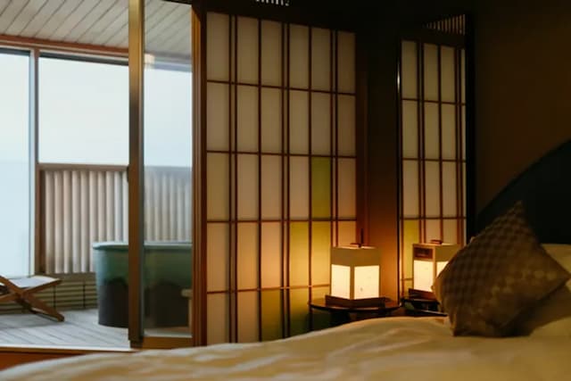 Japanese-Western style room with 100% open-air bath