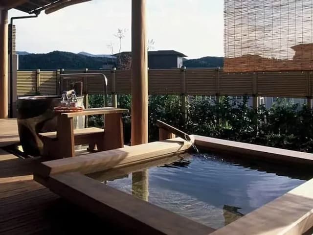 温泉めい想倶楽部　富士屋旅館-【檜と銀彩壺の露天風呂二つ客室】テラス付-6