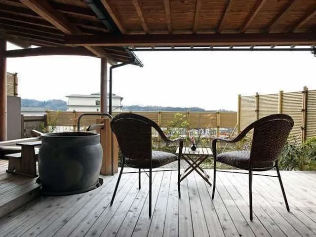 温泉めい想倶楽部　富士屋旅館-【檜と銀彩壺の露天風呂二つ客室】テラス付-4