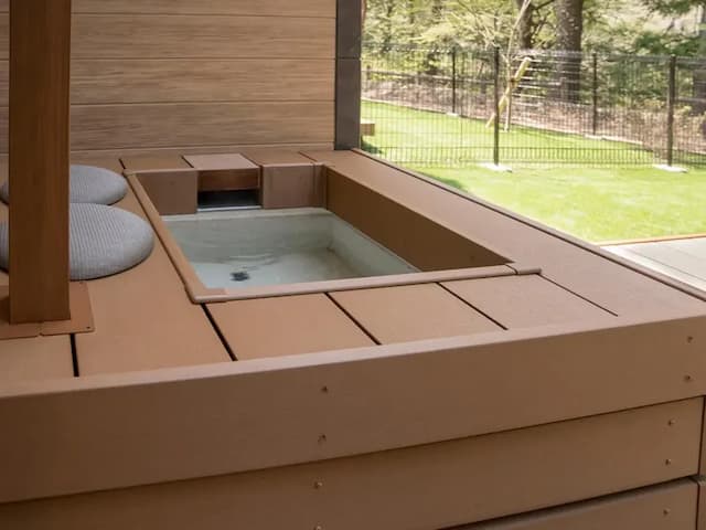 【足湯】客室専用の足湯をワンちゃんと一緒にお楽しみください。