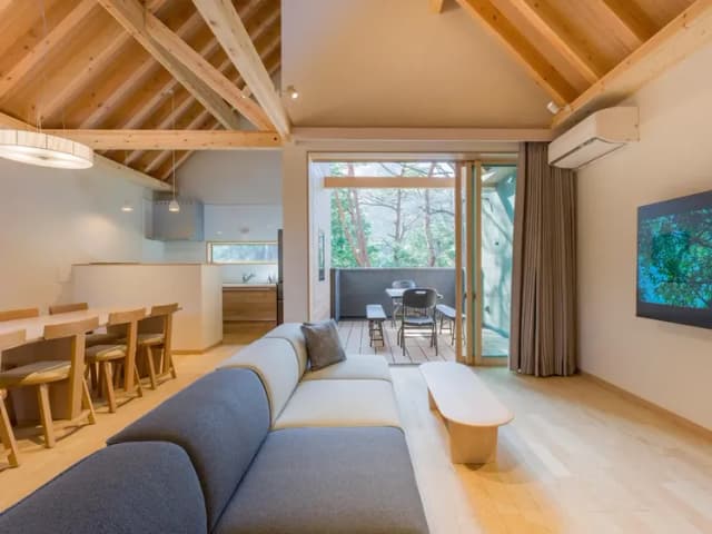 【リビングダイニング】美しい自然との一体感と、解放感をご体感ください。