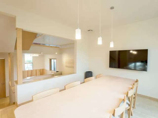 【ダイニング】グループ・家族など大人数でも過ごしやすいダイニング