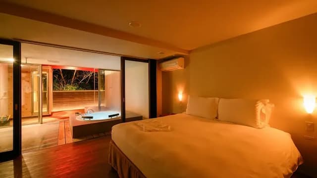 リゾートホテル　モアナコースト-離れヴィラメゾネット[ダブル]【半露天風呂・プライベートサウナ・水風呂付き】-1