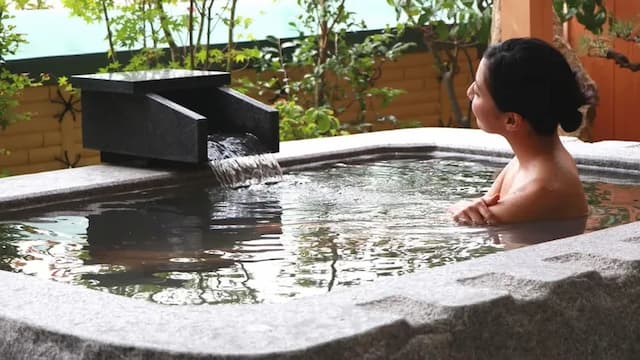 ◆Natural hot spring ◆Rock open-air bath [Japanese-style room] with bed