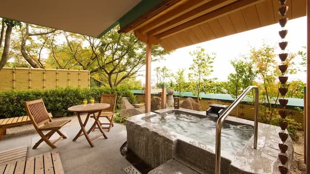 ◆Natural hot spring ◆Rock open-air bath [Japanese-style room]
