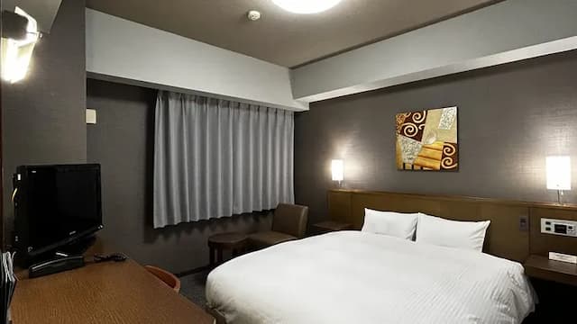 丸龜ROUTE-INN飯店 | 丸龜站開車約5分鐘-雙人房【不挑房】-1