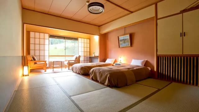 [Club Room] A room that combines the comfort of tatami mats with the comfort of a bed that you can lie down at any time.