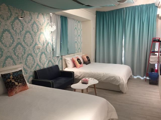 Traveler Station R15-201-8