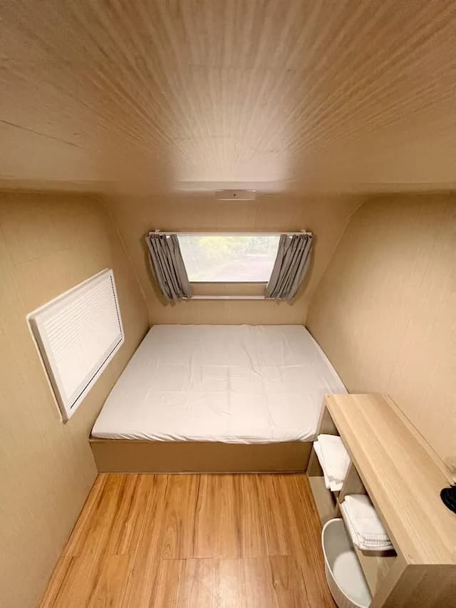 鷗漫景觀農場｜新上架！懶人帳、露營車-【露營車】M區｜四人露營拖車-6