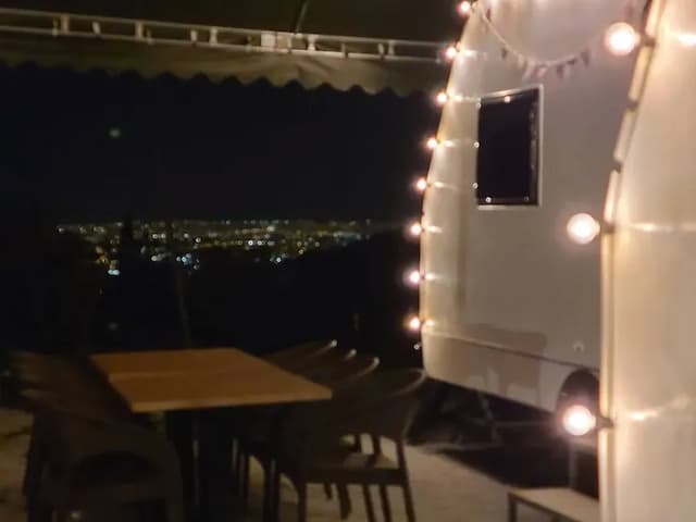 鷗漫景觀農場｜新上架！懶人帳、露營車-【露營車】M區｜四人露營拖車-10