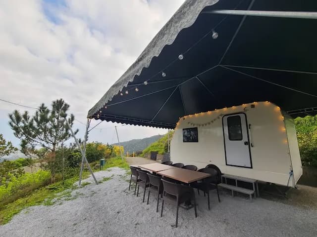 鷗漫景觀農場｜新上架！懶人帳、露營車-【露營車】M區｜四人露營拖車-2