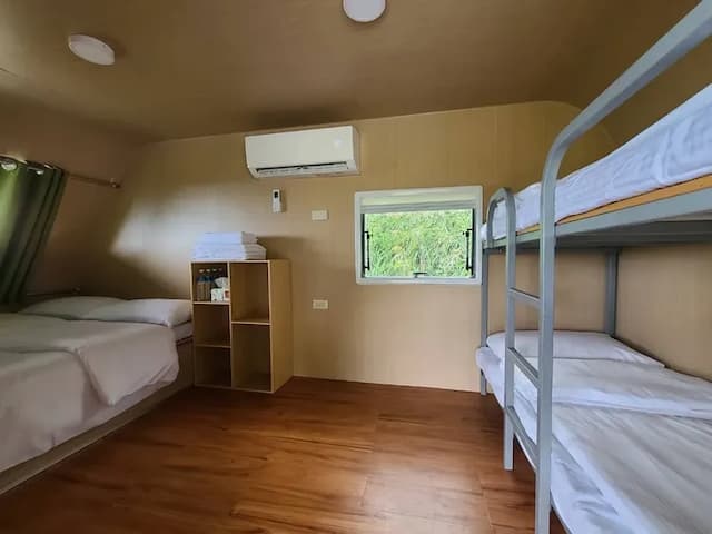 鷗漫景觀農場｜新上架！懶人帳、露營車-【露營車】M區｜四人露營拖車-4