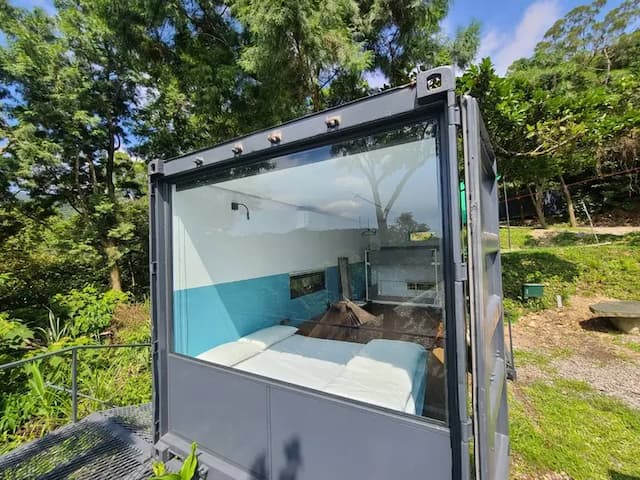 鷗漫景觀農場｜新上架！懶人帳、露營車-【露營屋】M區｜四人景觀山屋-2