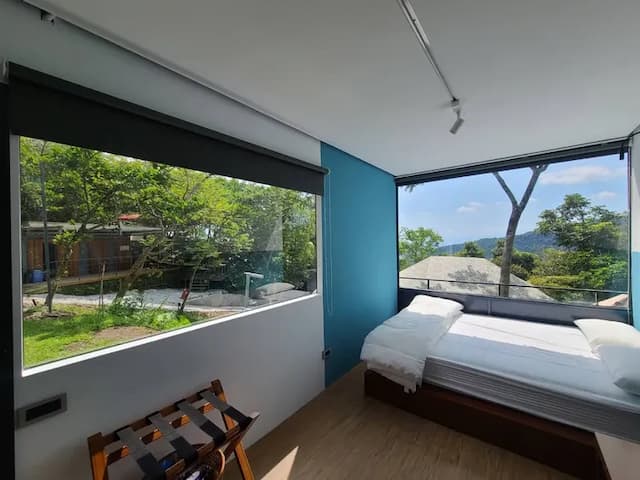 鷗漫景觀農場｜新上架！懶人帳、露營車-【露營屋】M區｜四人景觀山屋-3