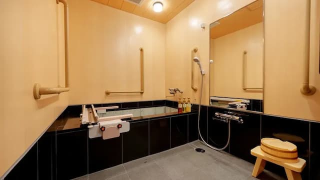 [Tensei Barrier-Free Special Room] The washbasin is also designed to be lower than usual, making it easy to use for wheelchairs.