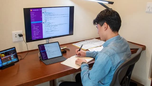 [Tensei Renewal W] Equipped with a personal computer monitor (27 inch 4K) so that you can work comfortably.