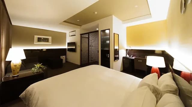 [East Building] Superior Riverage Double