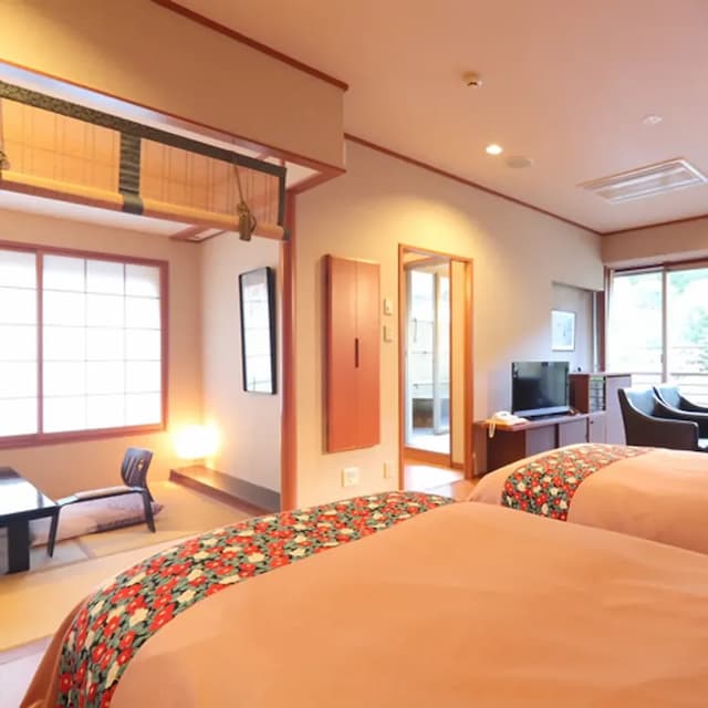 [Modern Japanese-Western style room] Japanese-style room 6 tatami mats + twin room + Japanese-Western style room overlooking the Kinugawa
