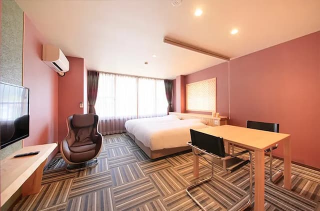 鬼怒川溫泉丸京旅館｜鬼怒川溫泉站徒步3分/大浴場/日光東照宮開車40分-〈火〉洋室雙床房｜用餐區、按摩椅【不挑房間】-2