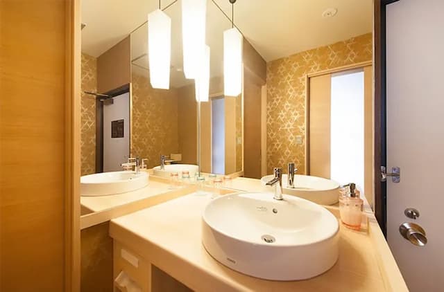 鬼怒川溫泉丸京旅館｜鬼怒川溫泉站徒步3分/大浴場/日光東照宮開車40分-〈火〉洋室雙床房｜用餐區、按摩椅【不挑房間】-6