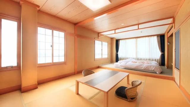 <Kin-KIN-> Japanese-style room with a small rise of 14 tatami mats