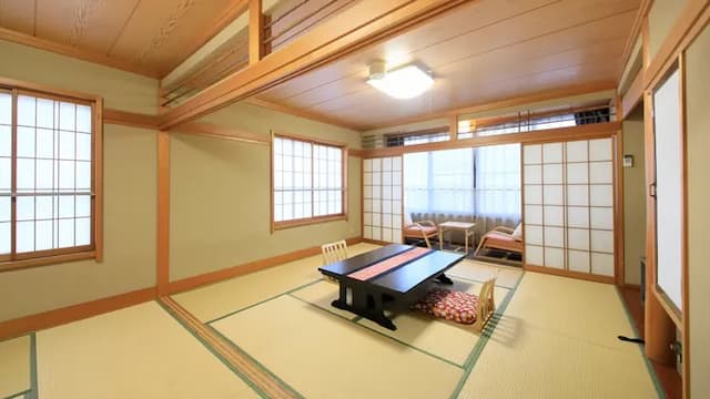 Japanese-style room 14 tatami mats