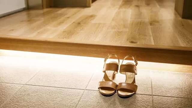 "Vista" is the only room in the hotel where you can take off your shoes and go up.