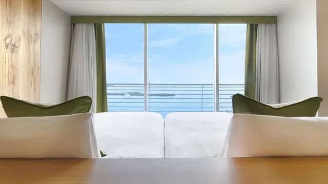 琵琶湖ホテル-スーペリアフロア ナチュラ ツイン-7