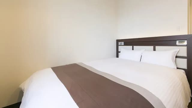 An example of a guest room