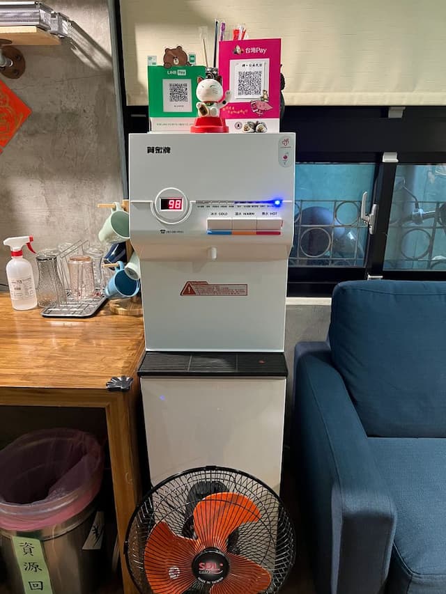 為維護環保～提供飲水機(歡迎自帶水壺)