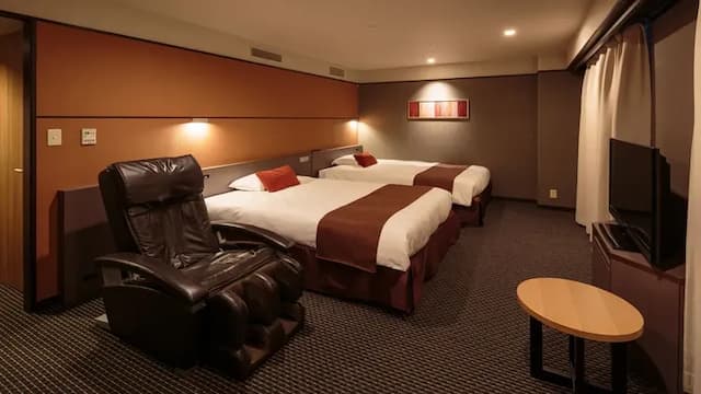 Superior twin room with massage chair