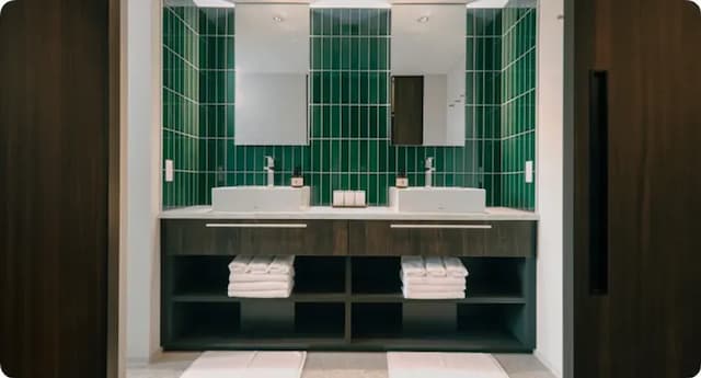 FAV LUX 飛驒高山｜高山站步行3分/方便至宮川朝市-上下舖床套房: 景觀衛浴【不挑房】-2