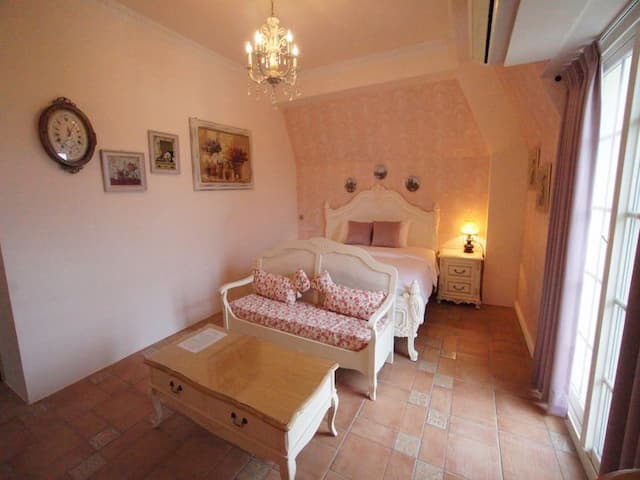 브루리스 던 Brulee's done-Family room-5