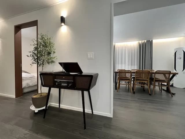 明蘇的家 IV1｜近弘大入口站 京義線書街-5-16人入住-9