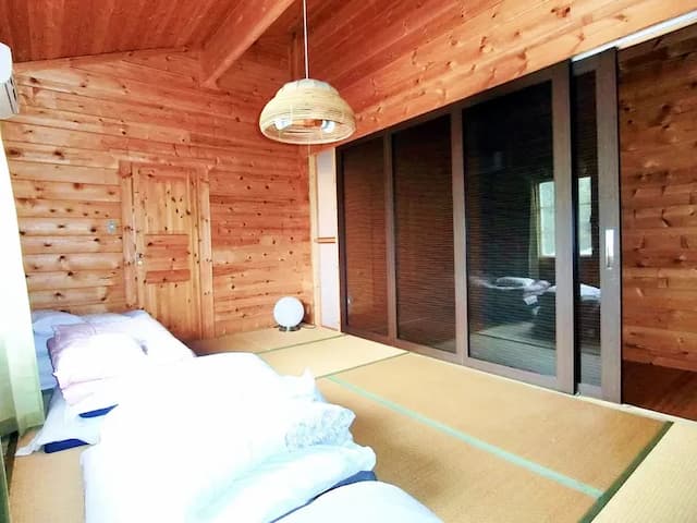 和室６畳布団３組トイレ付