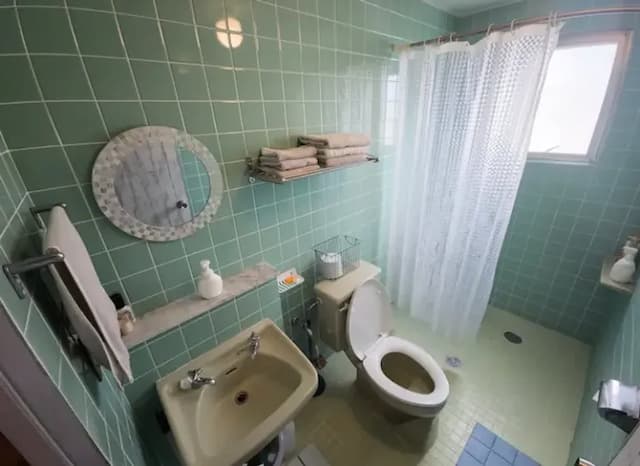 シャワー、トイレ