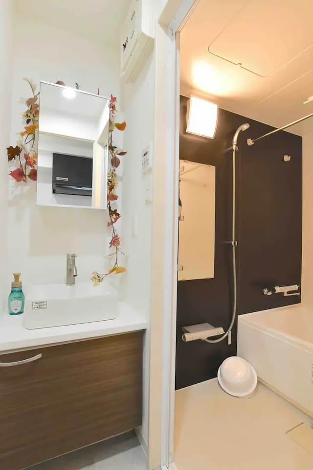 FL民宿 日本橋｜浪速區/車站步行6分/1 至 4 人/一線直達京都/40 吋電視+Netflix-位於大阪充滿活力的浪速區的舒適公寓，車站步行6分鐘，可供 1 至 4 人入住，配備 40 吋電視（可收看 Netflix）-10