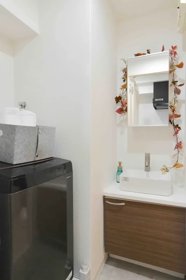 FL民宿 日本橋｜浪速區/車站步行6分/1 至 4 人/一線直達京都/40 吋電視+Netflix-位於大阪充滿活力的浪速區的舒適公寓，車站步行6分鐘，可供 1 至 4 人入住，配備 40 吋電視（可收看 Netflix）-11