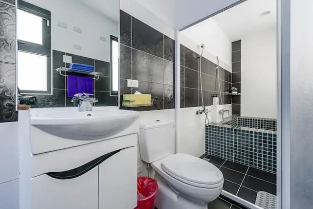 Happiness Romantic B&B-Triple Room With Bathtub（Lamborghini）-13