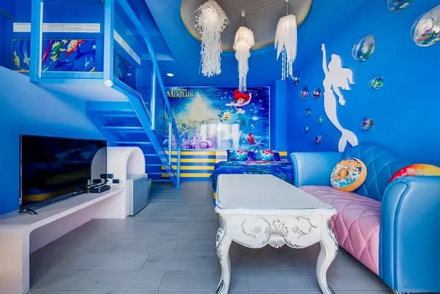 Happiness Romantic B&B-Superior Quadruple Room（Undersea World）-5