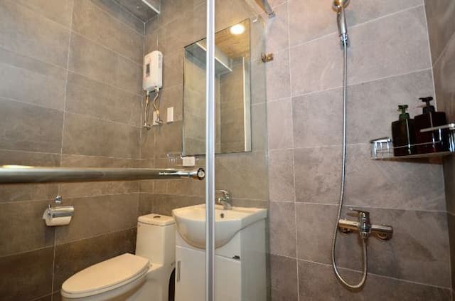 Feng Chia. Music Mu Lè mù-Family Room - 6 Adults-10